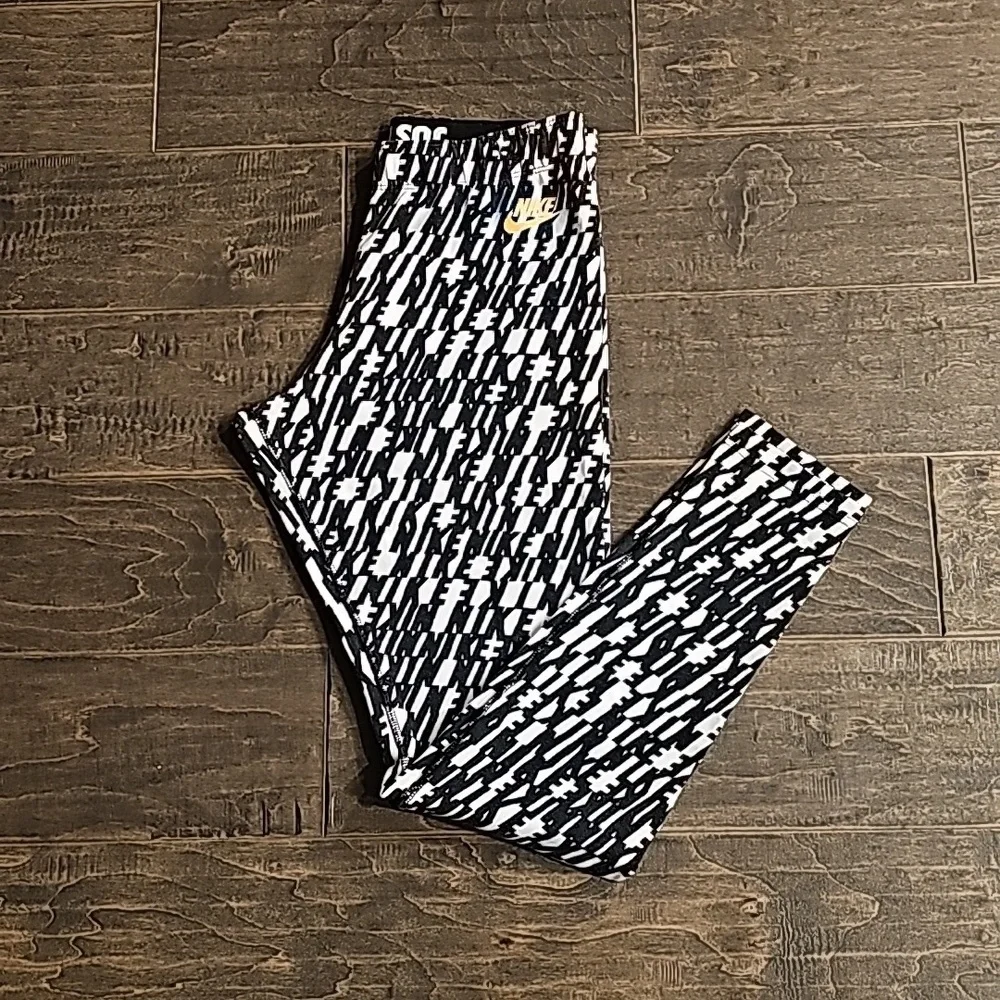 Nike women leggings
